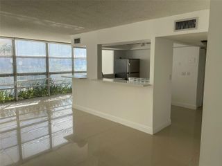851 Three Islands Blvd 109, Hallandale Beach, FL 33009