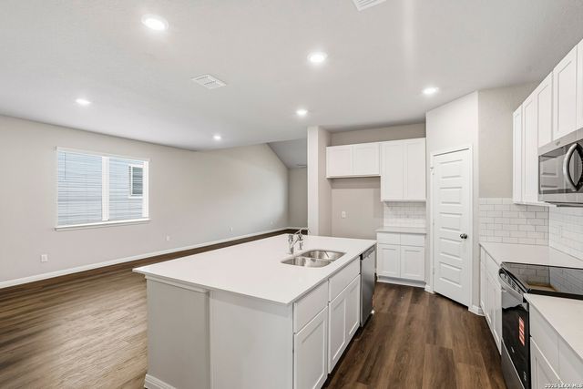 8502 Smithers Avenue, San Antonio, TX 78252