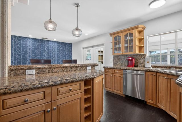 736 NE 34th Court, Oakland Park, FL 33334