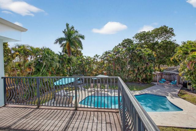 736 NE 34th Court, Oakland Park, FL 33334