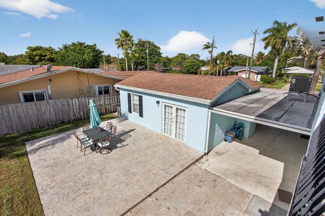 736 NE 34th Court, Oakland Park, FL 33334
