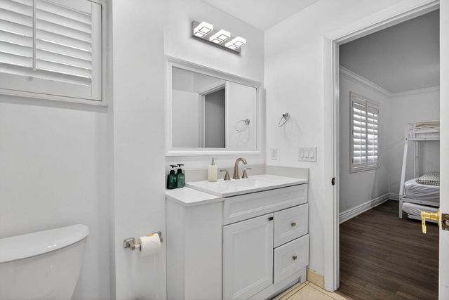 736 NE 34th Court, Oakland Park, FL 33334