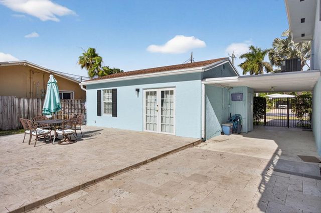 736 NE 34th Court, Oakland Park, FL 33334