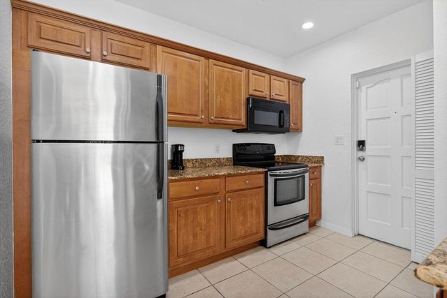 736 NE 34th Court, Oakland Park, FL 33334