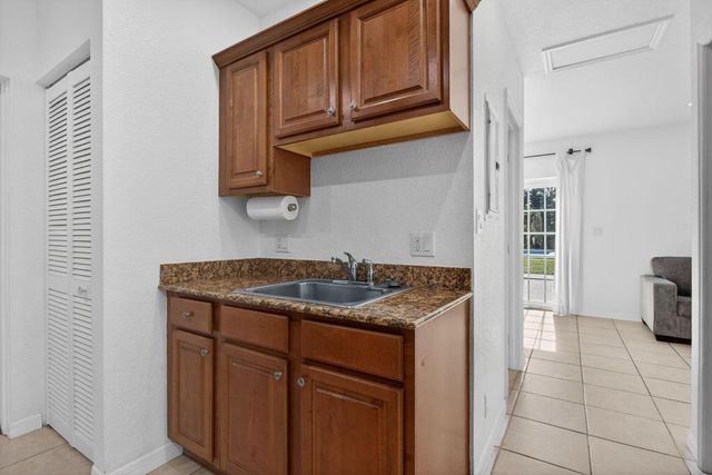 736 NE 34th Court, Oakland Park, FL 33334