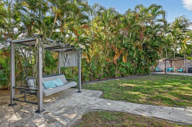 736 NE 34th Court, Oakland Park, FL 33334