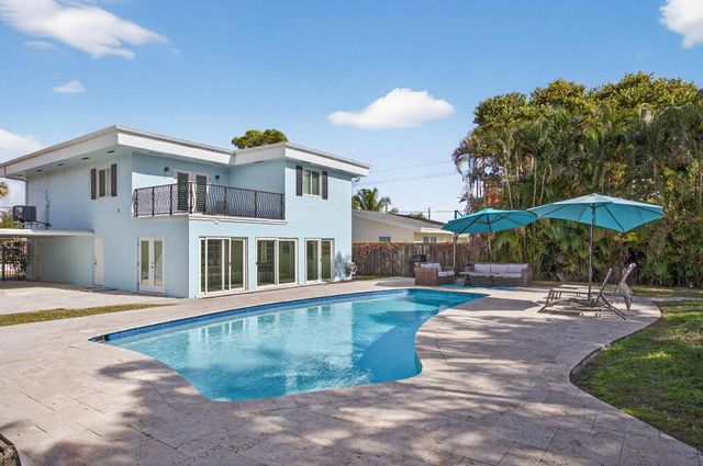 736 NE 34th Court, Oakland Park, FL 33334