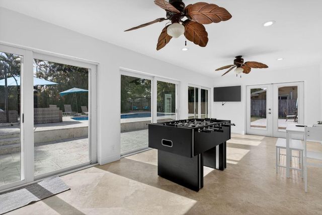 736 NE 34th Court, Oakland Park, FL 33334