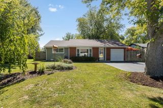 1805 Pinecrest Lane, Lindenhurst, IL 60046
