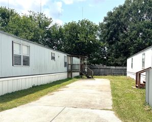 14909 Welcome Ln B, Houston, TX 77014