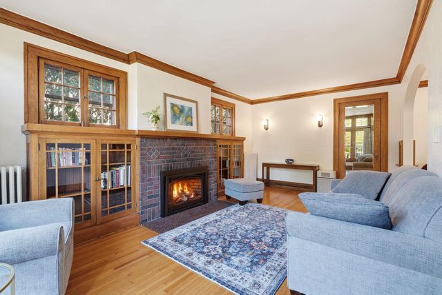 442 Mount Curve Boulevard, Saint Paul, MN 55105