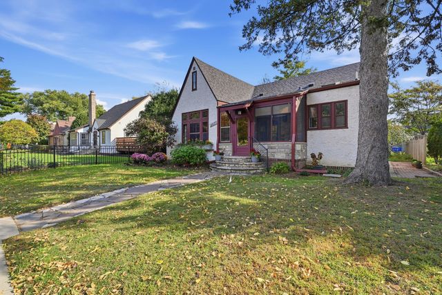 442 Mount Curve Boulevard, Saint Paul, MN 55105