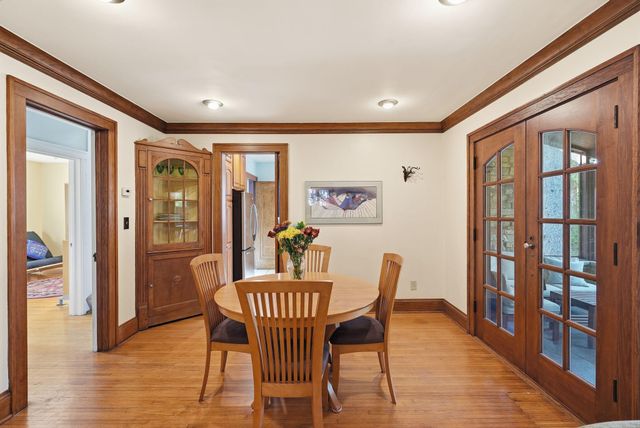 442 Mount Curve Boulevard, Saint Paul, MN 55105