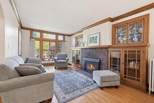 442 Mount Curve Boulevard, Saint Paul, MN 55105
