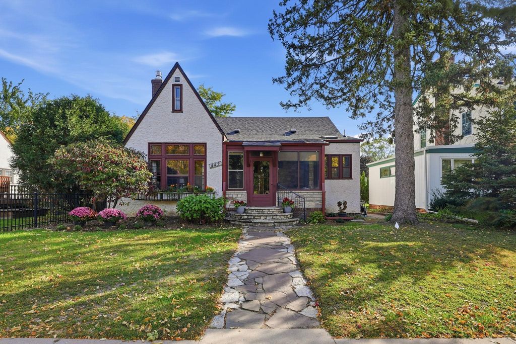 442 Mount Curve Boulevard, Saint Paul, MN 55105 — exterior