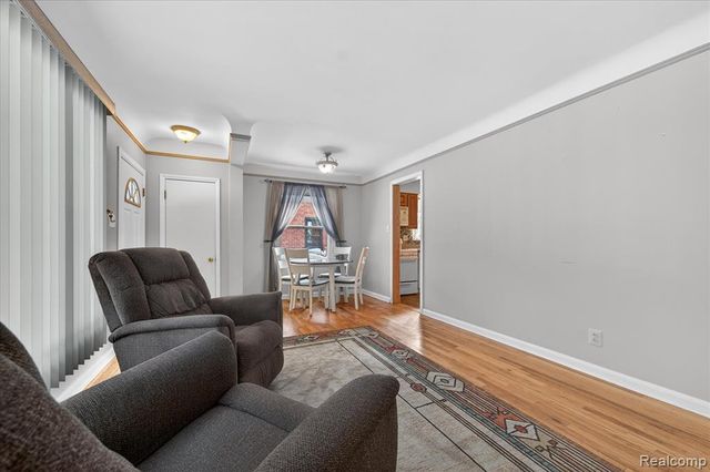 19145 Snow Avenue, Dearborn, MI 48124