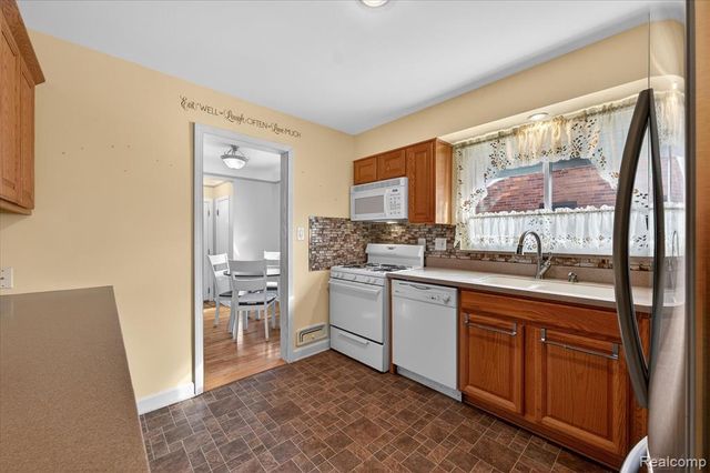 19145 Snow Avenue, Dearborn, MI 48124