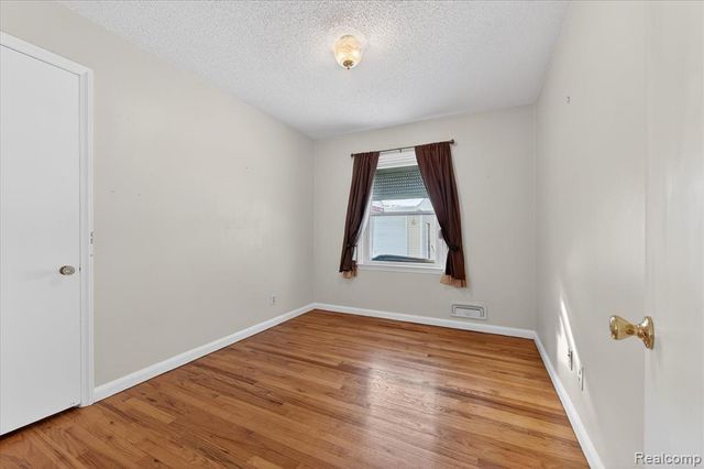 19145 Snow Avenue, Dearborn, MI 48124