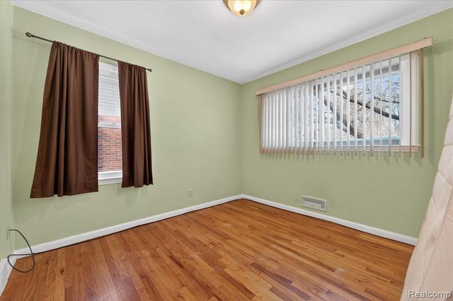 19145 Snow Avenue, Dearborn, MI 48124