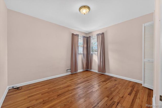 19145 Snow Avenue, Dearborn, MI 48124