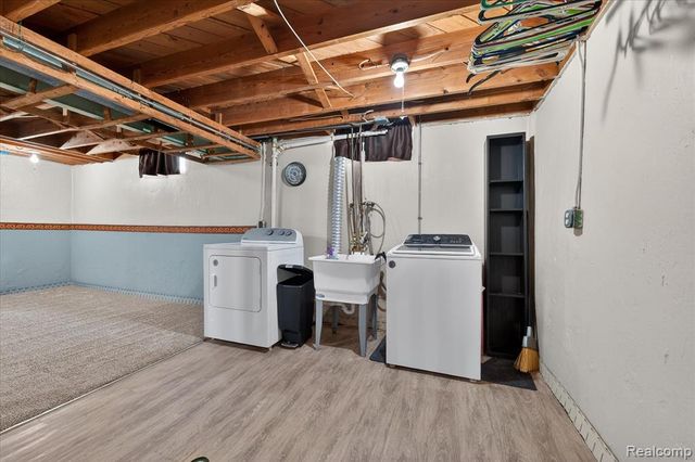 19145 Snow Avenue, Dearborn, MI 48124