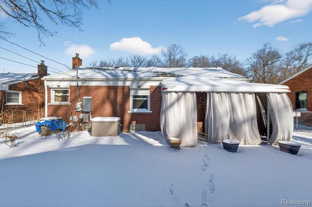 19145 Snow Avenue, Dearborn, MI 48124