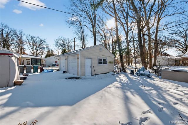 19145 Snow Avenue, Dearborn, MI 48124