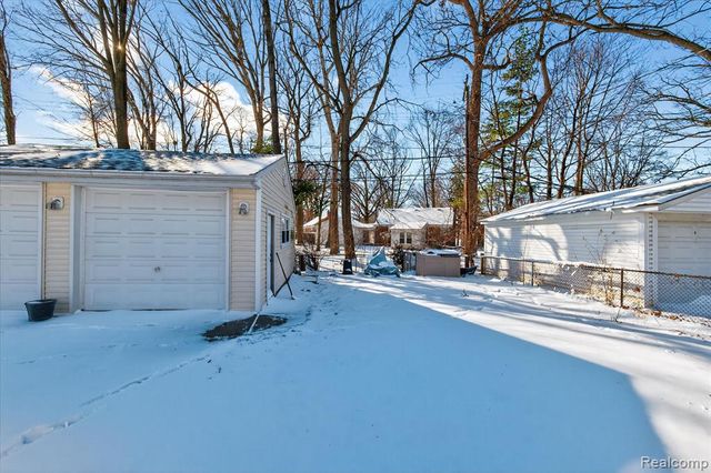 19145 Snow Avenue, Dearborn, MI 48124