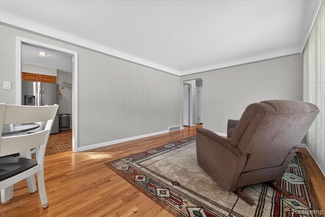 19145 Snow Avenue, Dearborn, MI 48124