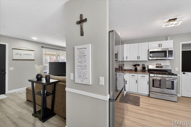 2425 Lindsay Lane, Florissant, MO 63031