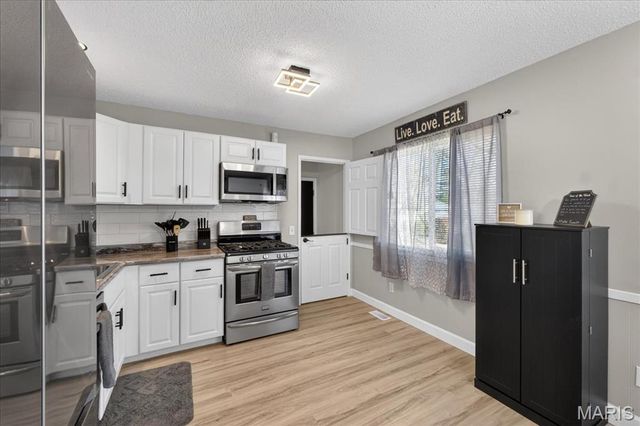 2425 Lindsay Lane, Florissant, MO 63031