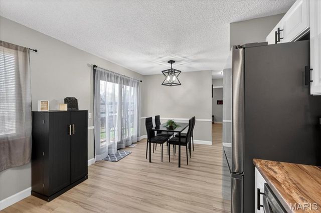 2425 Lindsay Lane, Florissant, MO 63031