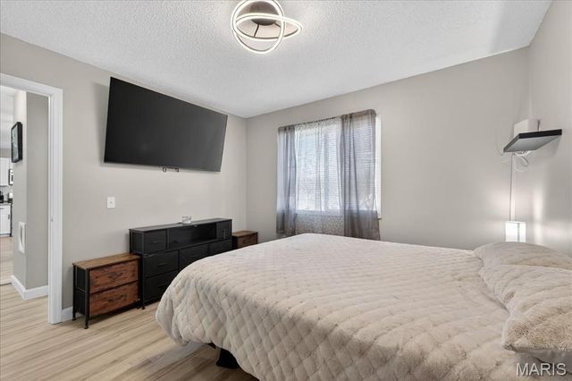 2425 Lindsay Lane, Florissant, MO 63031