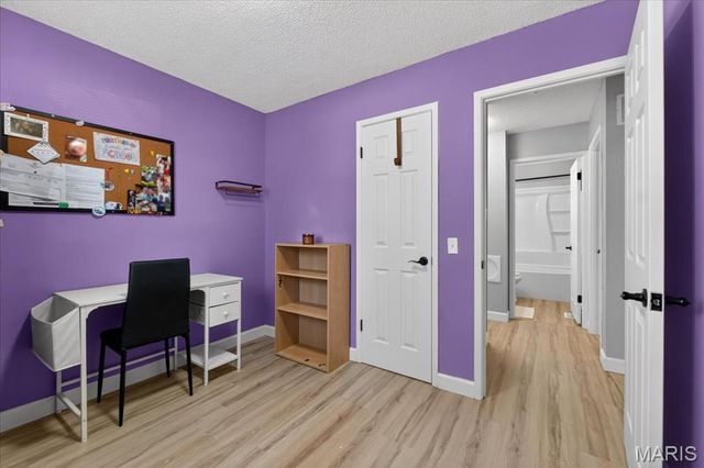 2425 Lindsay Lane, Florissant, MO 63031