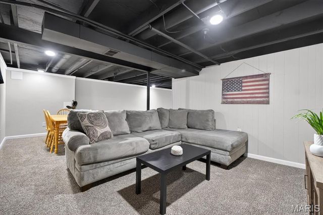 2425 Lindsay Lane, Florissant, MO 63031