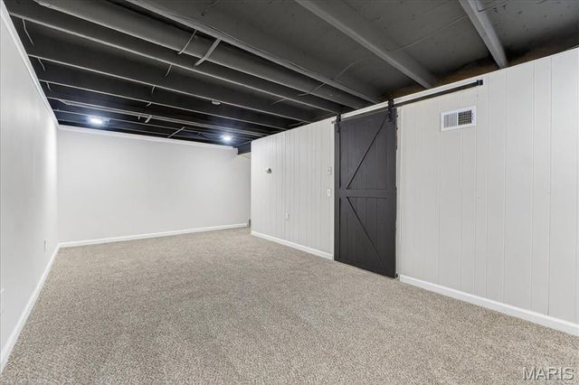 2425 Lindsay Lane, Florissant, MO 63031