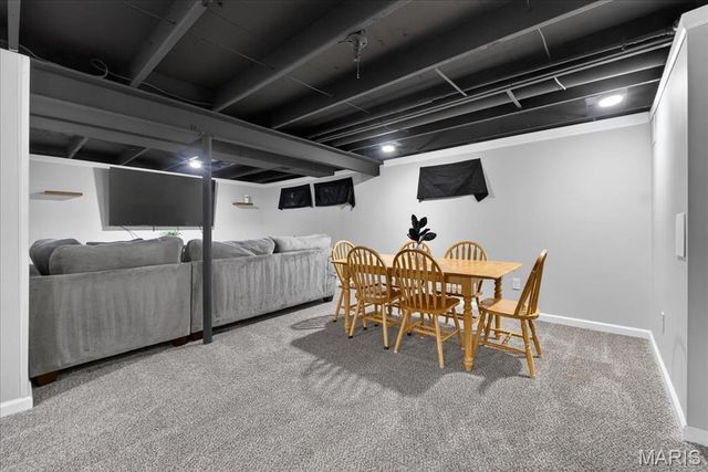 2425 Lindsay Lane, Florissant, MO 63031