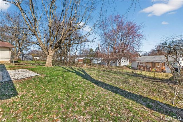 2425 Lindsay Lane, Florissant, MO 63031