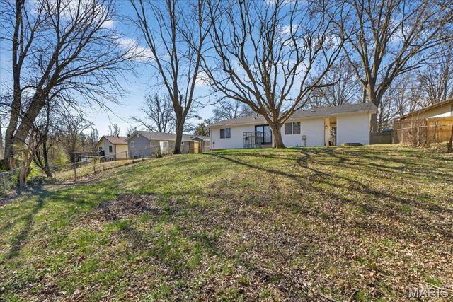2425 Lindsay Lane, Florissant, MO 63031