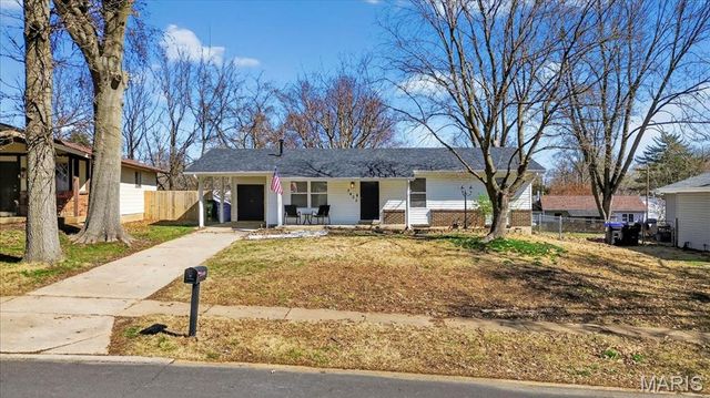 2425 Lindsay Lane, Florissant, MO 63031