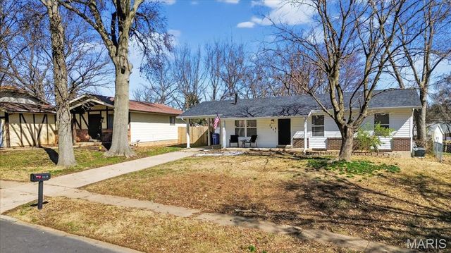 2425 Lindsay Lane, Florissant, MO 63031
