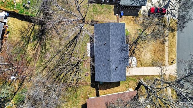 2425 Lindsay Lane, Florissant, MO 63031