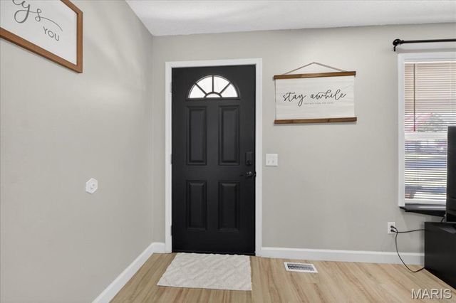 2425 Lindsay Lane, Florissant, MO 63031