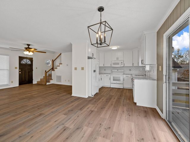 214 Ashton Drive, Moore, SC 29369