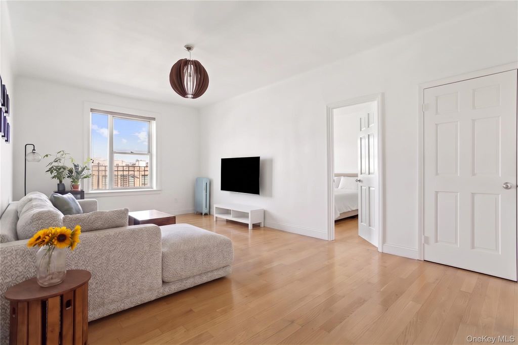 45-08 40th C44, Sunnyside, NY 11104 — exterior