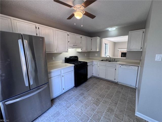 718 Hecate DR, Virginia Beach, VA 23454