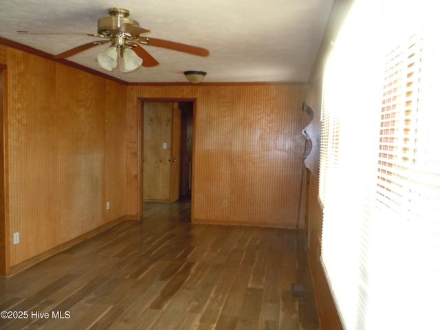 7424 James B White Highway S, Whiteville, NC 28472