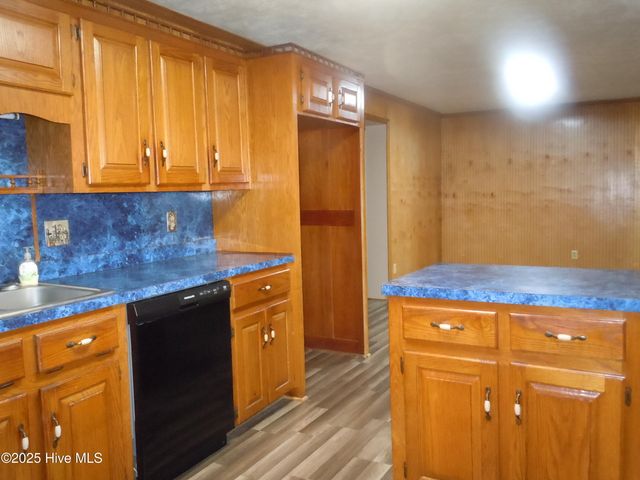 7424 James B White Highway S, Whiteville, NC 28472