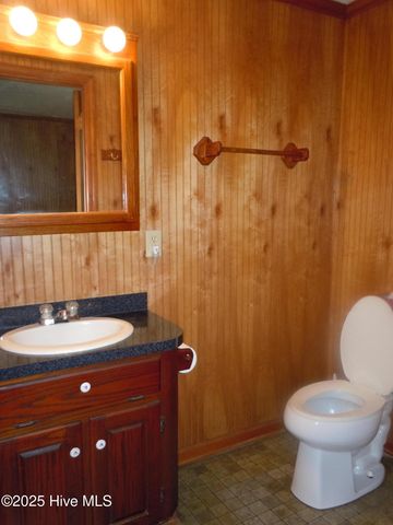 7424 James B White Highway S, Whiteville, NC 28472