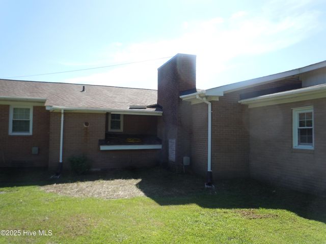 7424 James B White Highway S, Whiteville, NC 28472